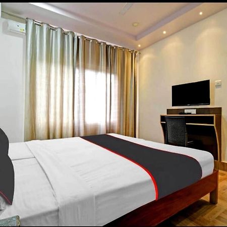 Collection O Megha Resort Джорхат Экстерьер фото