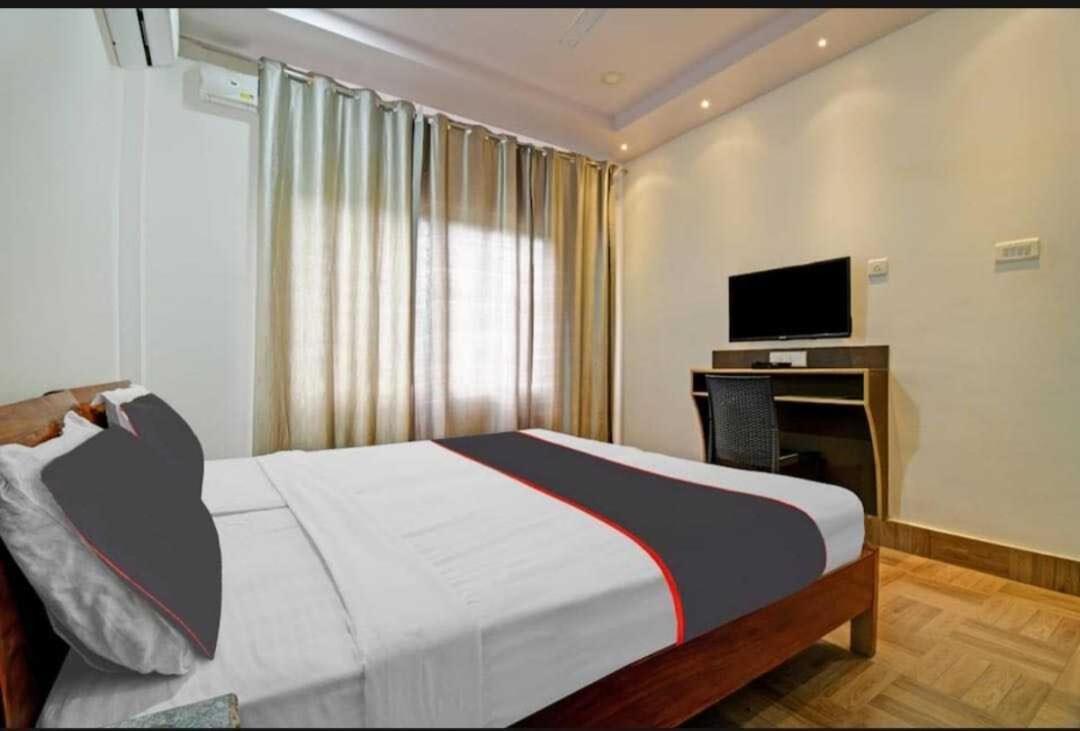 Collection O Megha Resort Джорхат Экстерьер фото