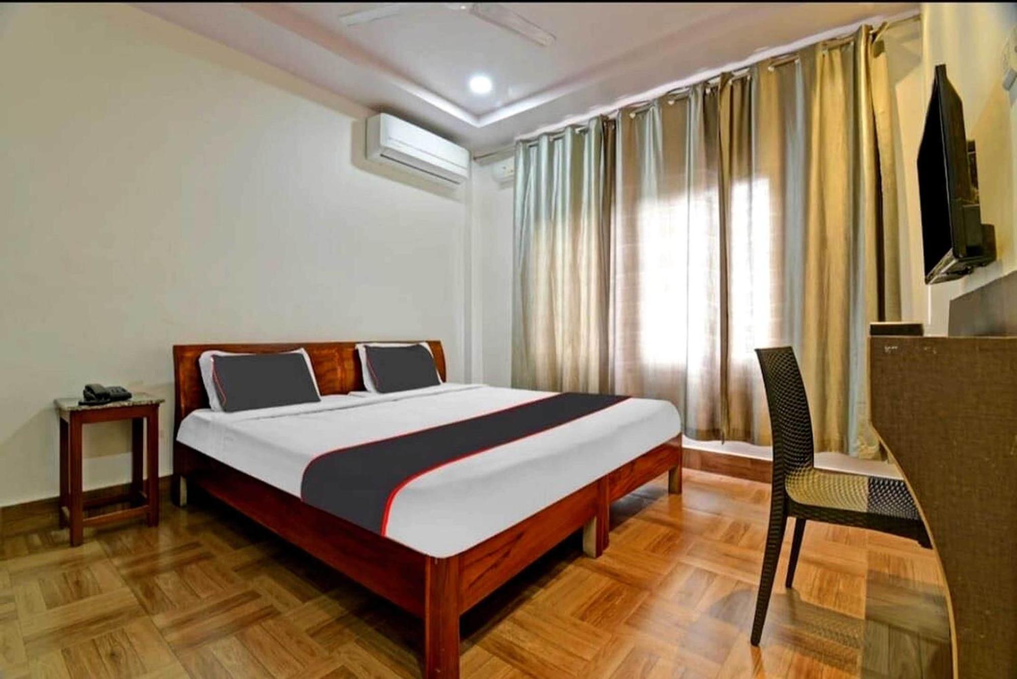 Collection O Megha Resort Джорхат Экстерьер фото