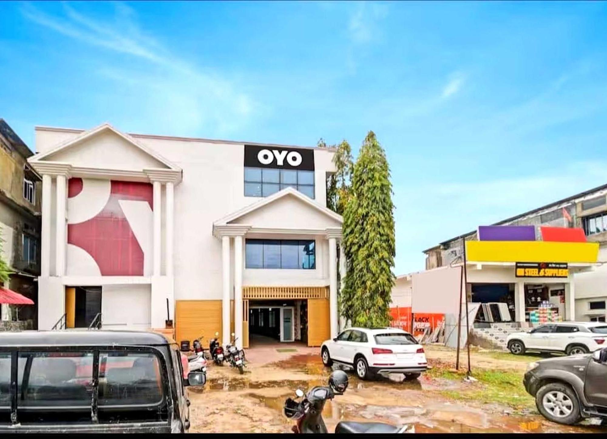 Collection O Megha Resort Джорхат Экстерьер фото