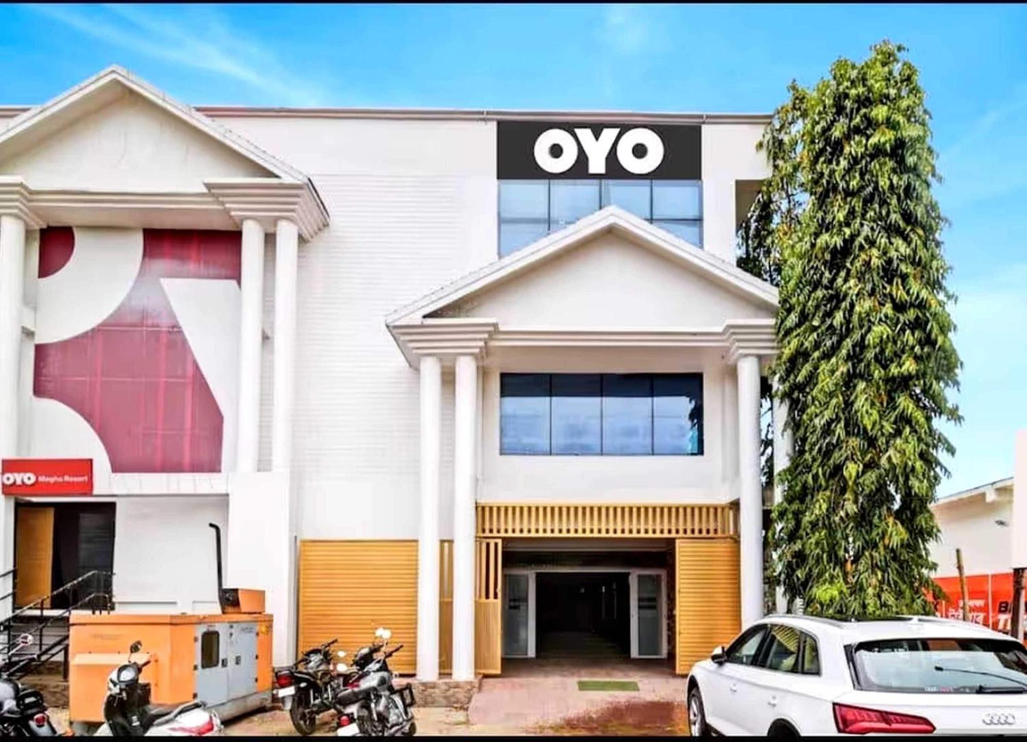 Collection O Megha Resort Джорхат Экстерьер фото