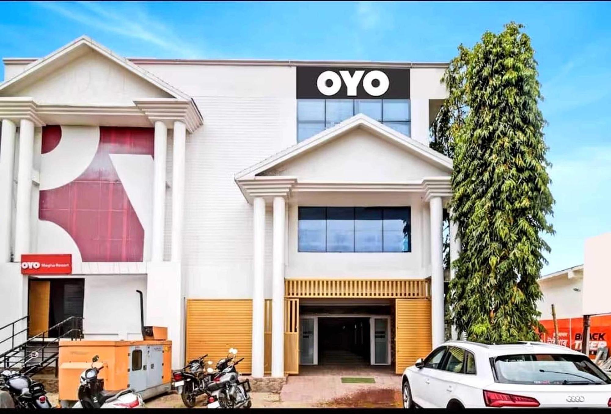 Collection O Megha Resort Джорхат Экстерьер фото